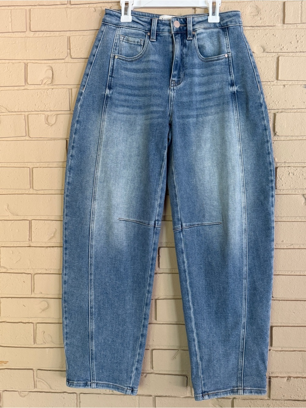 Risen Jeans Sz 25 High Rise Boyfriend Distressed Barrel Leg Denim Modern 26x28